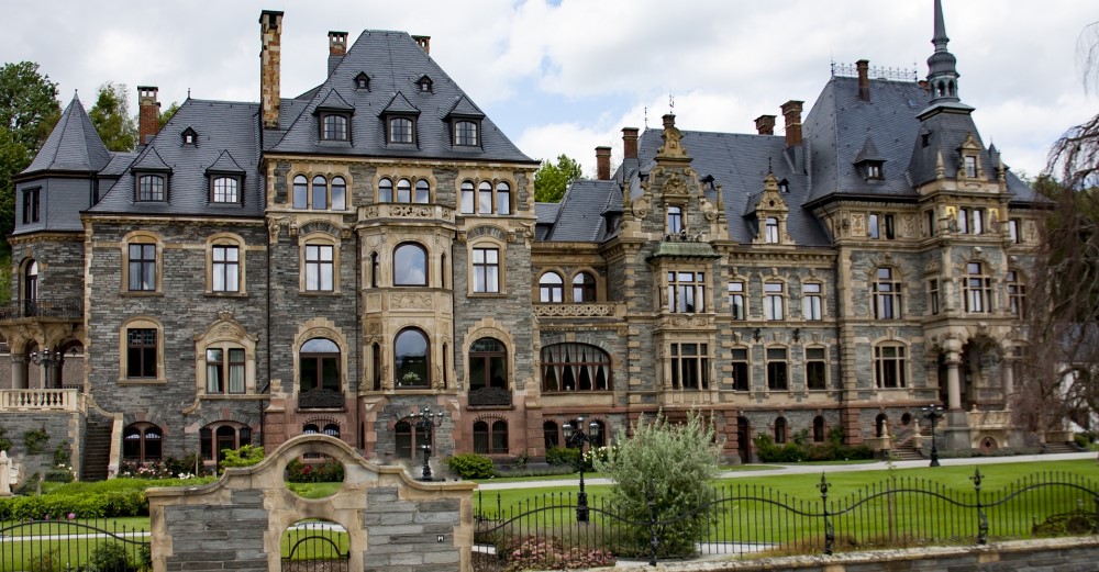 Eine bedeutende Sehenswürdigkeit in Lieser - das Schloss Lieser